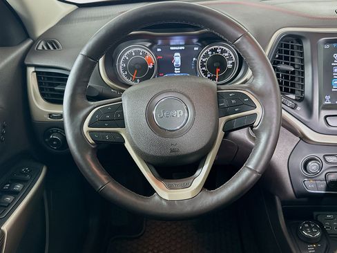 Used 2018 Jeep Cherokee Trailhawk w/ Quick Order Package 27L AWD/4WD image 17