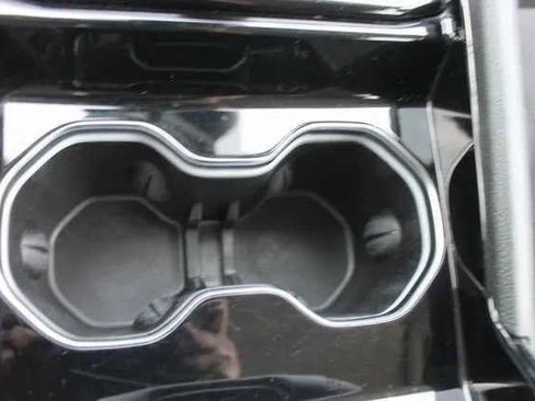 Used 2023 Jeep Grand Cherokee Laredo image 22