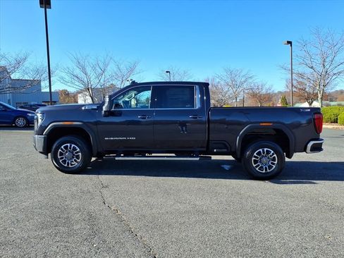 New 2026 GMC Sierra 2500 SLE w/ SLE Value Package; image 6