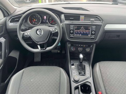 Used 2022 Volkswagen Taos SE image 13