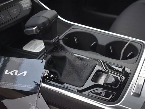 New 2026 Kia Carnival EX image 27