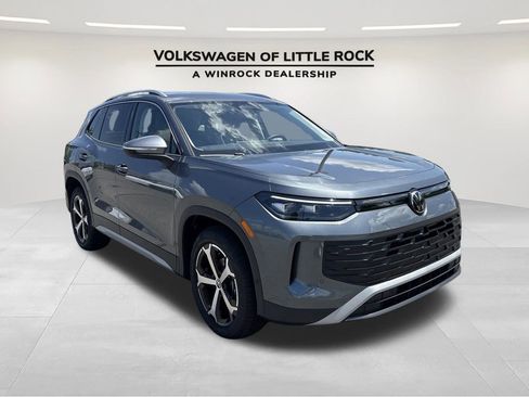 New 2025 Volkswagen Tiguan SE image 7