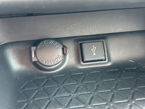 Used 2022 Toyota RAV4 XLE w/ Convenience Package image 30