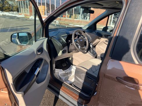 Used 2014 Ford Transit Connect XLT image 11