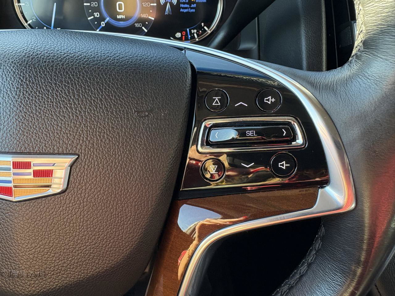 Used 2018 Cadillac Escalade ESV Luxury AWD/4WD image 30
