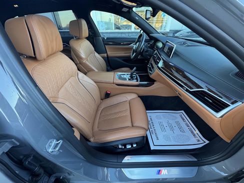 Used 2020 BMW 750i xDrive w/ Autobahn Package image 17