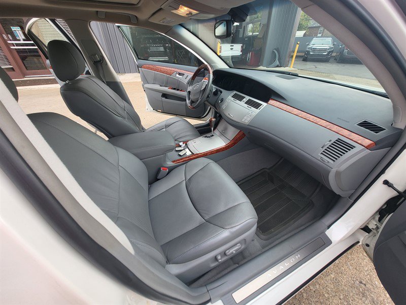 Used 2007 Toyota Avalon Limited FWD image 12