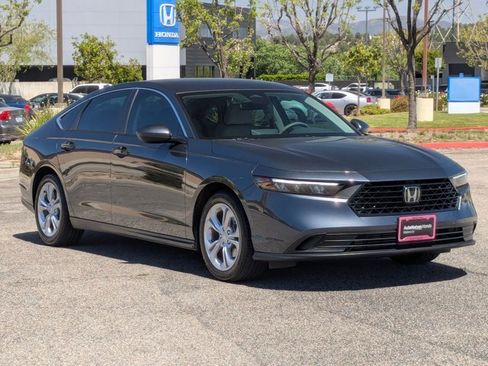 Used 2025 Honda Accord LX image 4