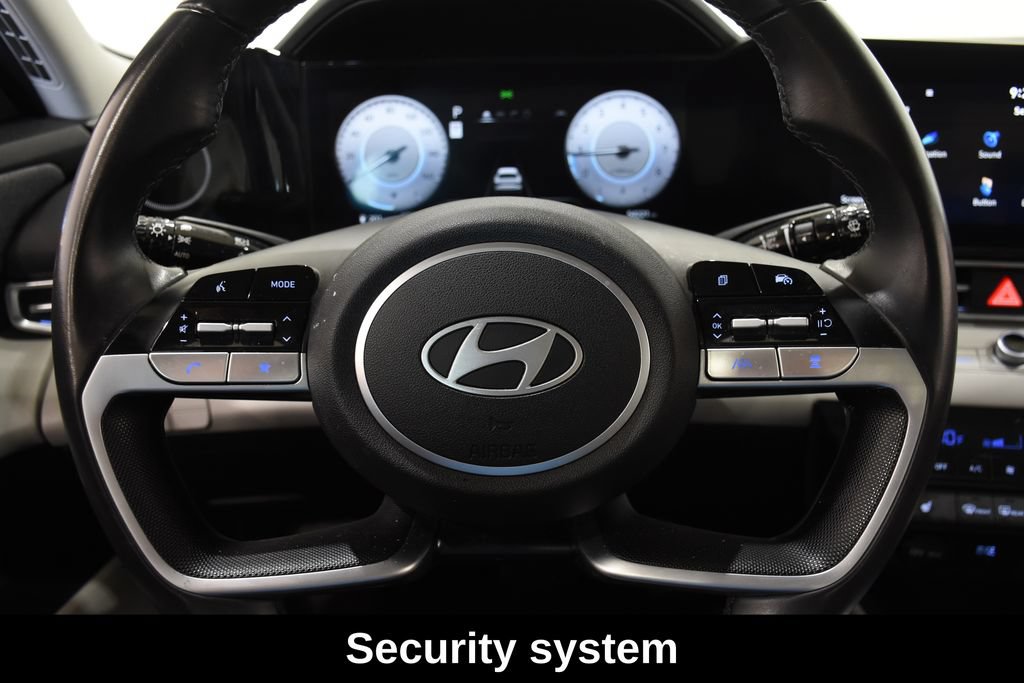 Used 2025 Hyundai Elantra Limited FWD image 16