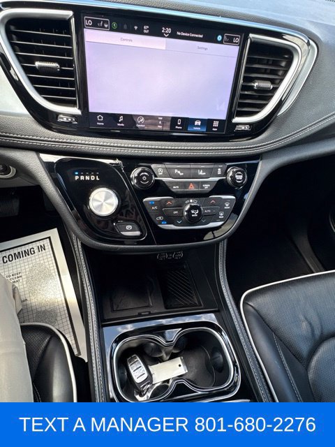 Used 2025 Chrysler Pacifica Limited FWD image 18