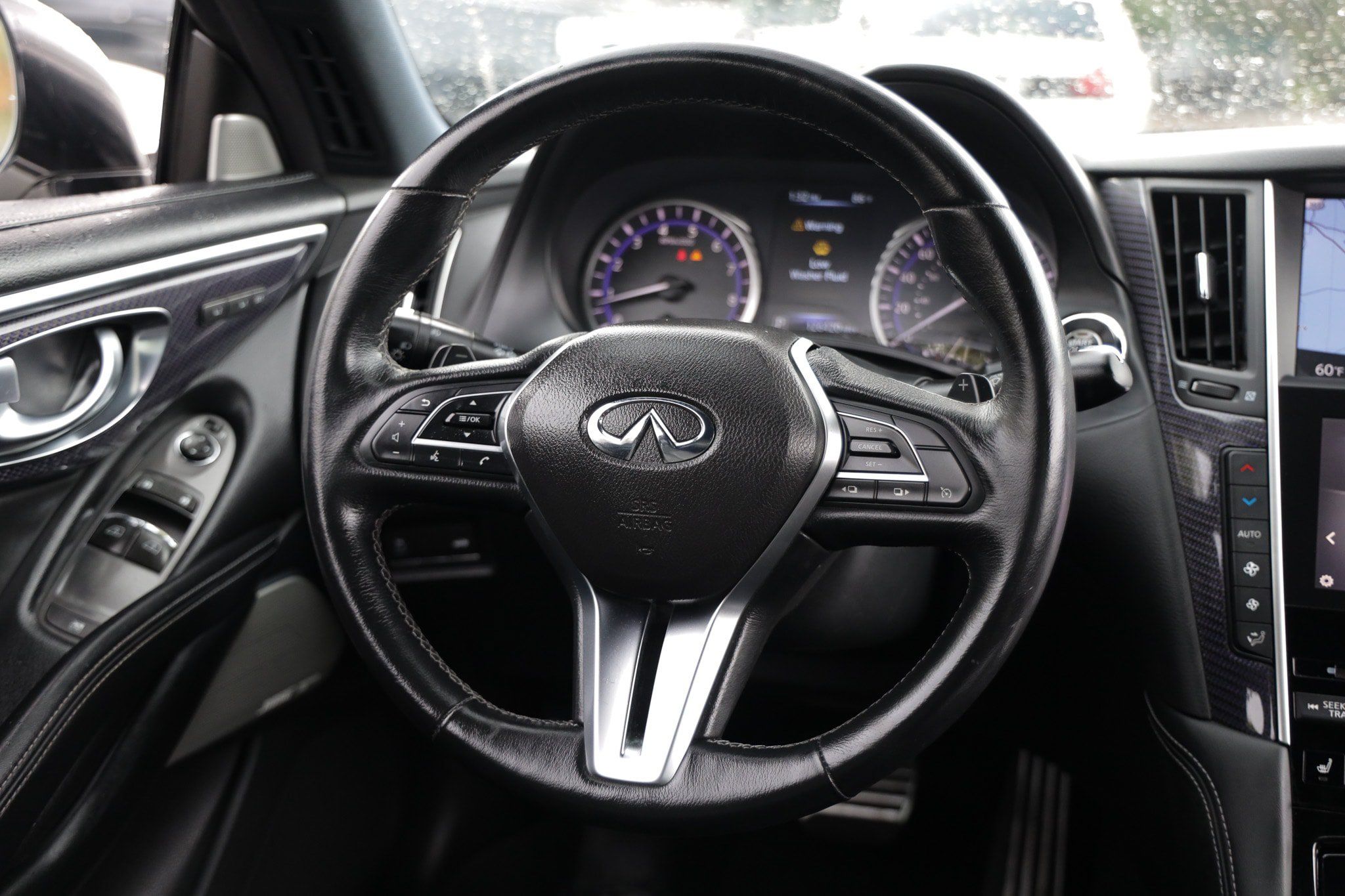 Used 2017 INFINITI Q60 Red Sport 400 RWD image 31