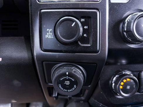 Used 2019 Ford F150 XLT w/ Equipment Group 302A Luxury AWD/4WD image 20