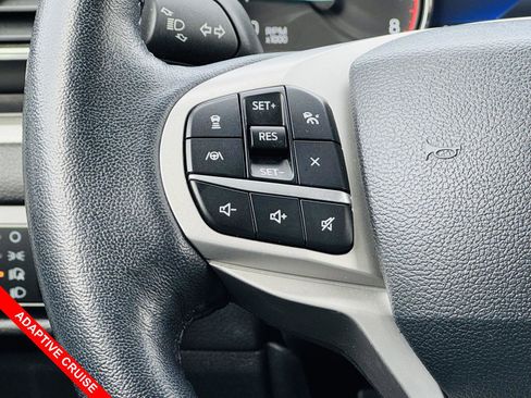 Used 2023 Ford Explorer XLT w/ Equipment Group 202A image 9