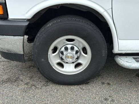 Used 2024 Chevrolet Express 2500 w/ Driver Convenience Package RWD image 11