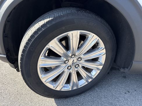 Used 2021 Ford Explorer Limited w/ Hybrid Equipment Group 310A AWD/4WD image 4
