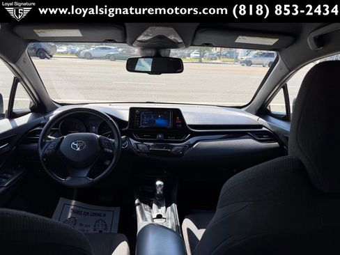 Used 2018 Toyota C-HR XLE FWD image 15