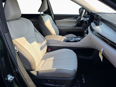 New 2026 INFINITI QX60 Luxe w/ Cargo Package AWD/4WD image 27