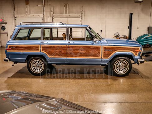 Used 1987 Jeep Grand Wagoneer AWD/4WD image 10