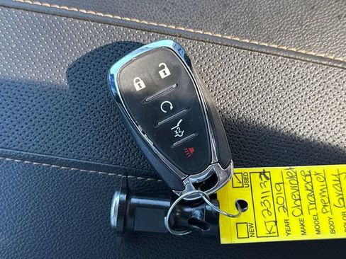 Used 2019 Chevrolet Traverse Premier w/ Redline Edition AWD/4WD image 35