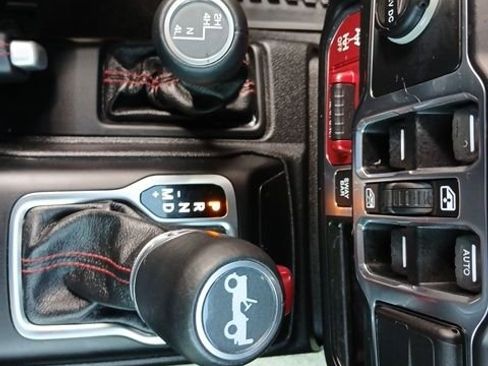 Used 2018 Jeep Wrangler Unlimited Rubicon image 46