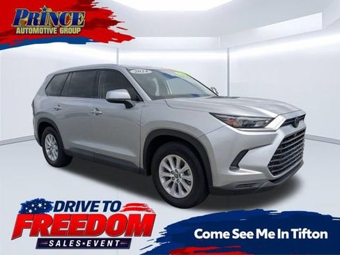 Used 2024 Toyota Grand Highlander FWD image 1