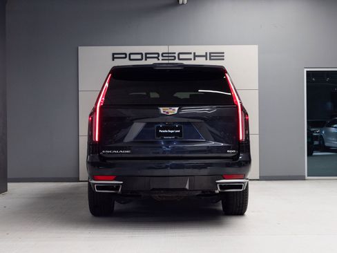 Used 2023 Cadillac Escalade Premium Luxury RWD image 6