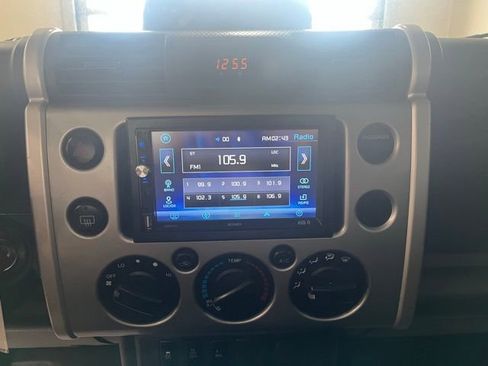 Used 2012 Toyota FJ Cruiser 4WD image 15