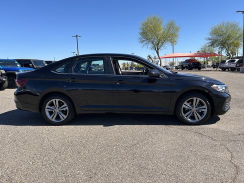 Used 2024 Volkswagen Jetta SE image 6