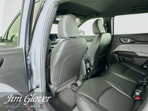 New 2026 Jeep Compass Latitude image 14