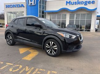 Used 2018 Nissan Kicks SV video 1