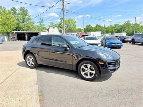 Used 2018 Porsche Macan AWD/4WD image 8