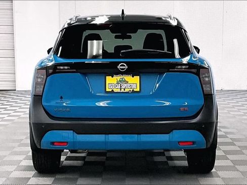 Used 2025 Nissan Kicks SR w/ SR Premium Package FWD image 5