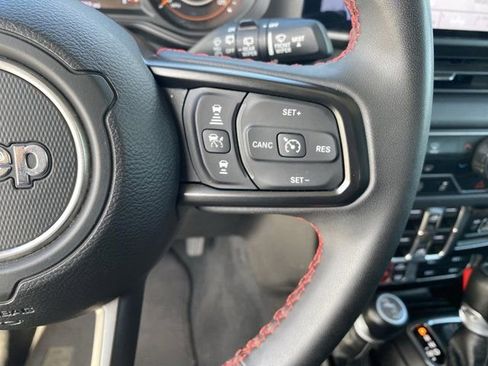 Used 2024 Jeep Wrangler Unlimited Rubicon image 37