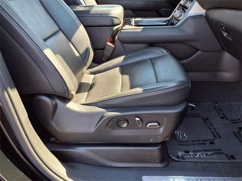 Used 2022 GMC Yukon XL Denali w/ Denali Premium Package image 30