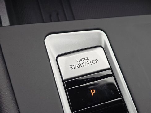 New 2026 Volkswagen Atlas SE image 23