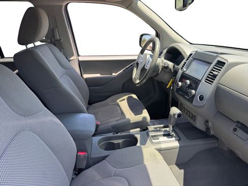 Used 2019 Nissan Frontier SV w/ Value Truck Package RWD image 15