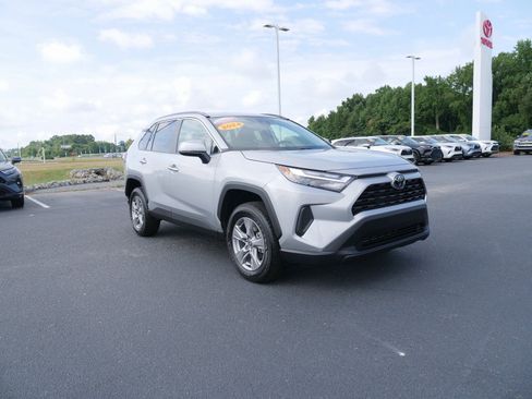 Used 2024 Toyota RAV4 XLE image 9