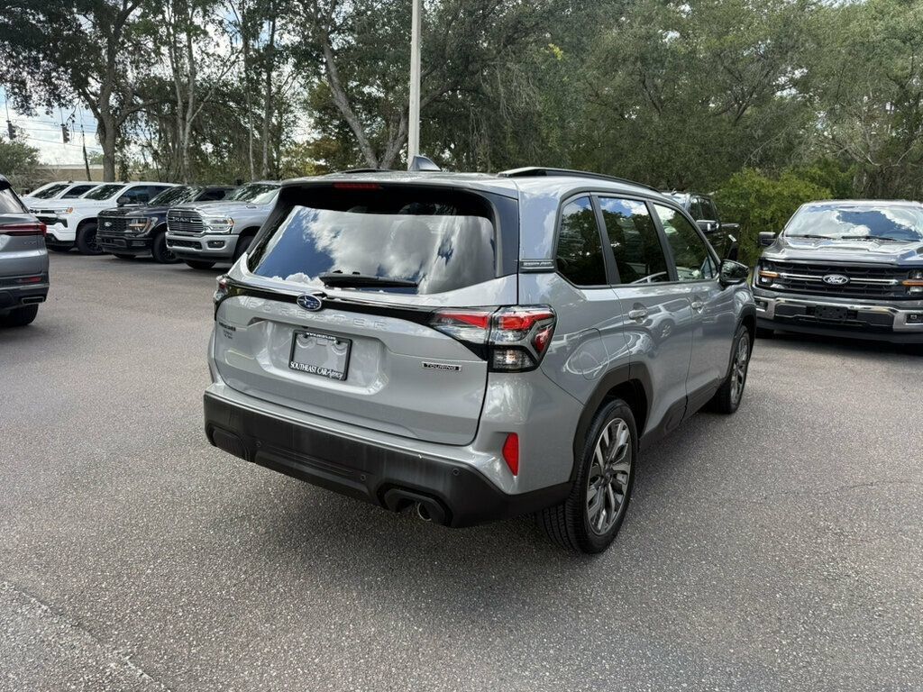 Used 2025 Subaru Forester Touring AWD/4WD image 12