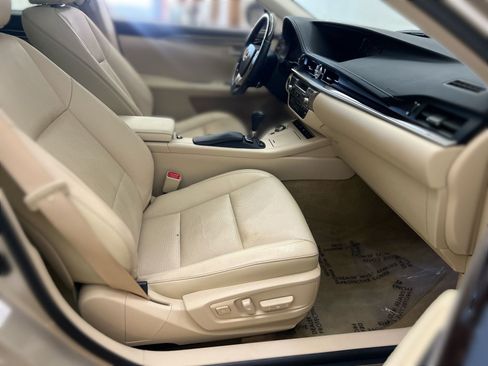Used 2013 Lexus ES 350 w/ Luxury Pkg FWD image 26