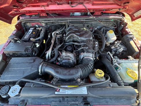 Used 2012 Jeep Wrangler Unlimited Sport image 9