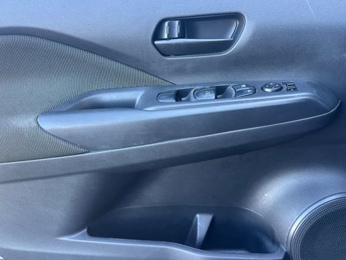 Used 2018 Nissan Kicks S image 12