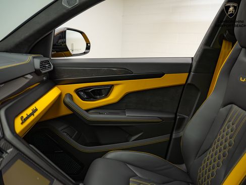 Used 2024 Lamborghini Urus S image 34