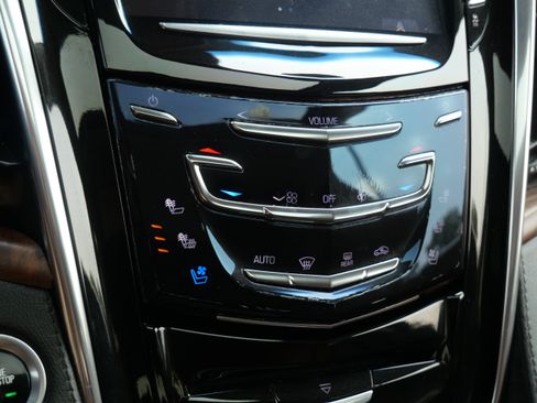 Used 2016 Cadillac Escalade Luxury AWD/4WD image 22