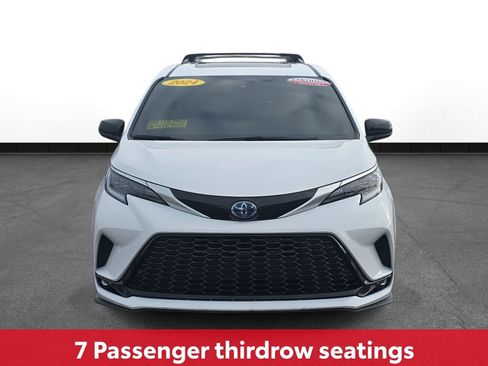 Certified 2024 Toyota Sienna XSE image 3