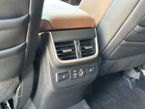 Used 2025 Subaru Outback Touring XT image 27