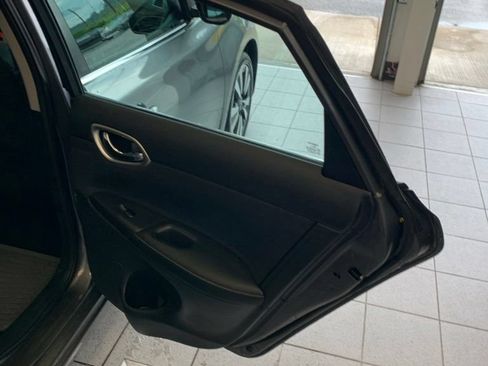 Used 2019 Nissan Sentra SV w/ Special Edition Package FWD image 12