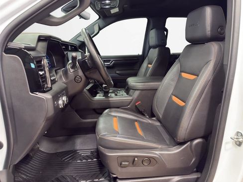 Used 2024 GMC Sierra 1500 AT4 w/ Technology Package AWD/4WD image 14