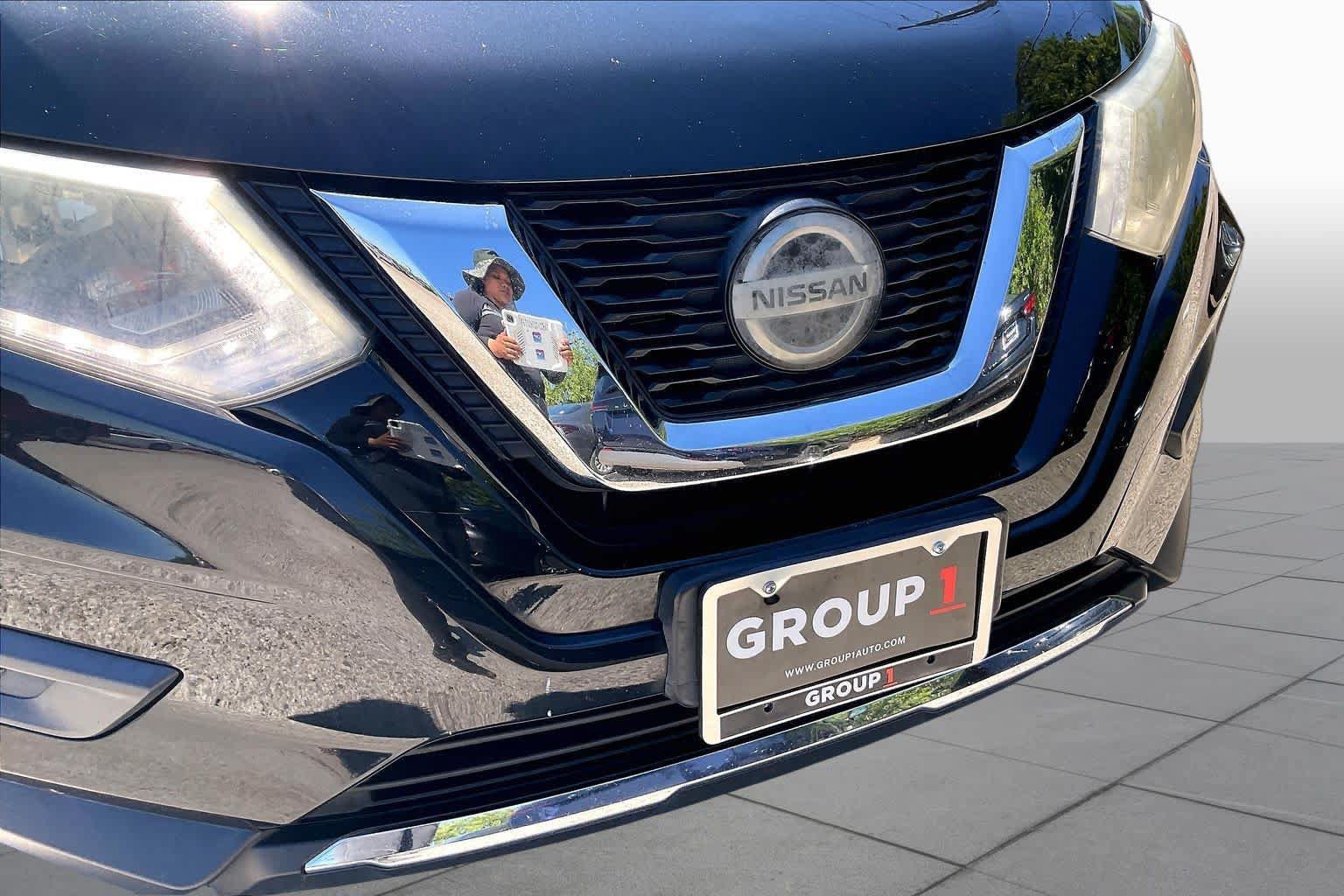Used 2020 Nissan Rogue S w/ Special Edition Package FWD image 29