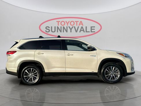 Certified 2019 Toyota Highlander XLE image 10