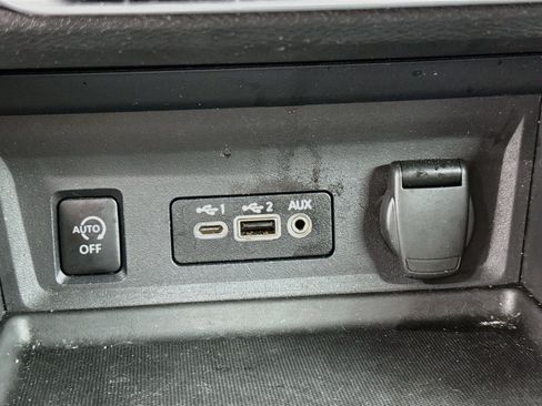 Used 2025 Nissan Sentra SR FWD image 25